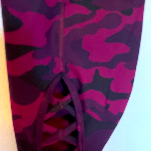 Torrid Plus size 3 Yoga Pants - Picture 6 of 9